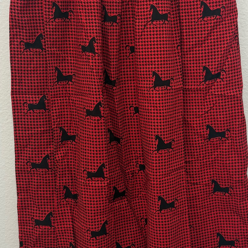 David Brooks Red and Printed Black Horse Houndstooth Skirt Size 12 - Picture 2 of 4